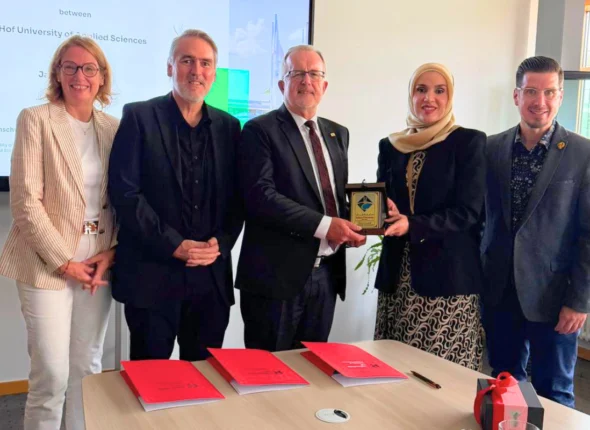 هيومان رستارت تبني مسارات أكاديمية حديثة للجامعات العربية بالشراكة مع "جامعة هوف" الألمانية.